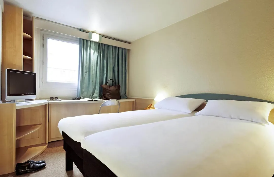 Ibis Honfleur-1